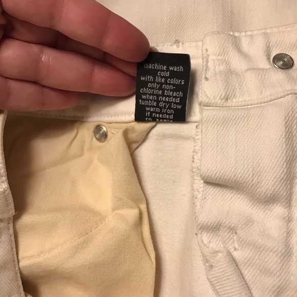 The Limited 917 Jeans White Capris - Picture 13 of 14